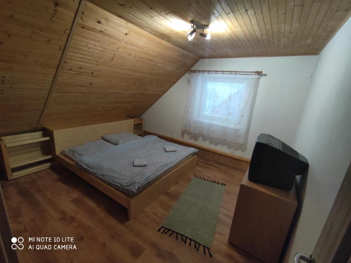 Apartman Lucky 5 Izbovy Rodinny Dom Exterior photo
